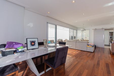 Apartamento à venda com 335m², 3 quartos e 4 vagasSala