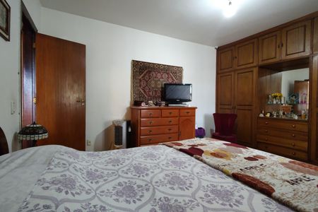 Casa à venda com 450m², 3 quartos e 3 vagasQuarto 1- Armários