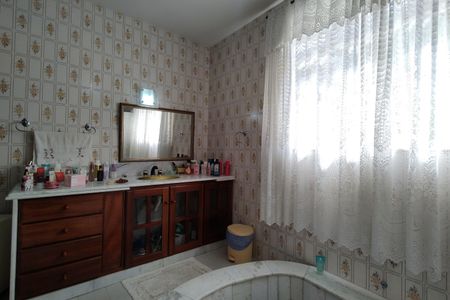 Casa à venda com 450m², 3 quartos e 3 vagasBanheiro da Suíte