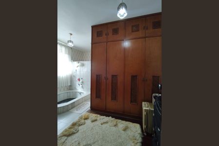 Casa à venda com 450m², 3 quartos e 3 vagasBanheiro da Suíte