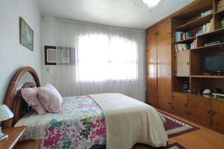 Casa à venda com 450m², 3 quartos e 3 vagasQuarto 2 - Armários