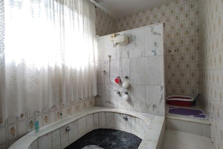 Casa à venda com 450m², 3 quartos e 3 vagasBanheiro da Suíte