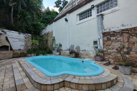 Casa à venda com 450m², 3 quartos e 3 vagasPiscina