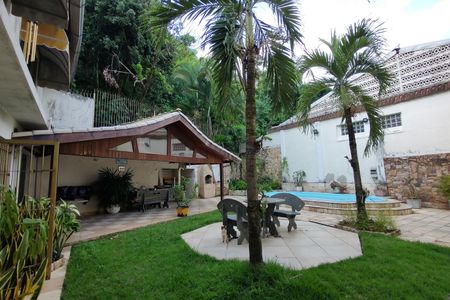 Casa à venda com 450m², 3 quartos e 3 vagasQuintal