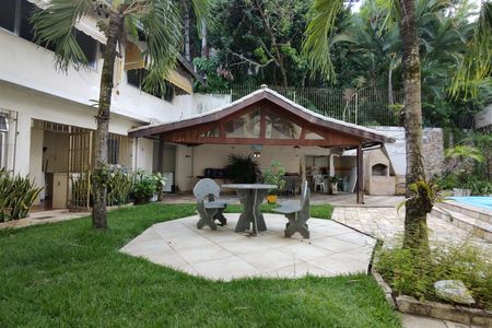 Casa à venda com 450m², 3 quartos e 3 vagasQuintal