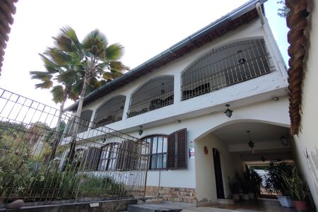 Casa à venda com 450m², 3 quartos e 3 vagasFachada da Casa