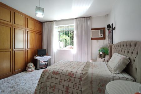 Casa à venda com 450m², 3 quartos e 3 vagasSuíte