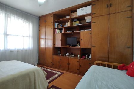 Casa à venda com 450m², 3 quartos e 3 vagasQuarto 2 - Armários