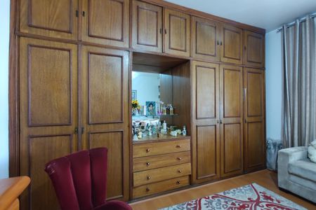 Casa à venda com 450m², 3 quartos e 3 vagasQuarto 1- Armários