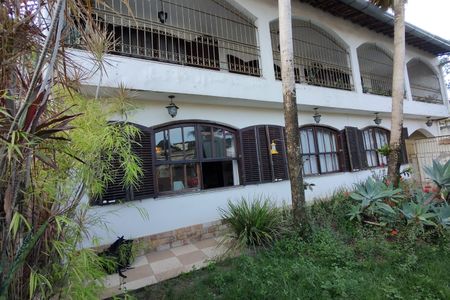 Casa à venda com 450m², 3 quartos e 3 vagasFachada da Casa