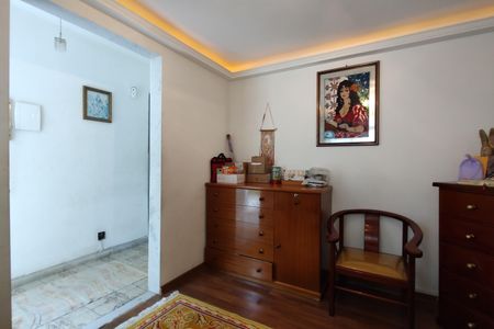 Casa à venda com 450m², 3 quartos e 3 vagasEscritório