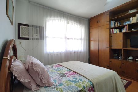 Casa à venda com 450m², 3 quartos e 3 vagasQuarto 2 - Armários