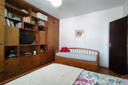 Casa à venda com 450m², 3 quartos e 3 vagasQuarto 2 - Armários