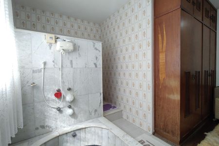 Casa à venda com 450m², 3 quartos e 3 vagasBanheiro da Suíte