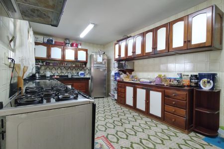 Casa à venda com 450m², 3 quartos e 3 vagasCozinha - Armários