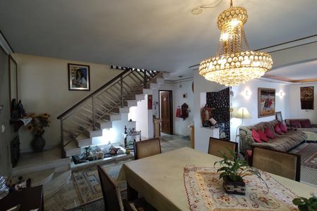 Casa à venda com 450m², 3 quartos e 3 vagasSala 1