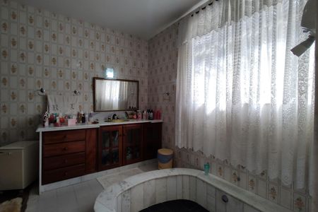 Casa à venda com 450m², 3 quartos e 3 vagasBanheiro da Suíte