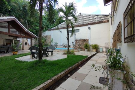 Casa à venda com 450m², 3 quartos e 3 vagasQuintal