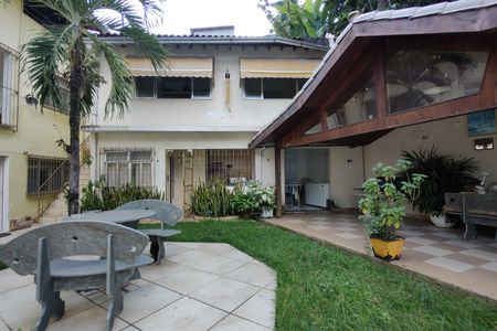Casa à venda com 450m², 3 quartos e 3 vagasQuintal