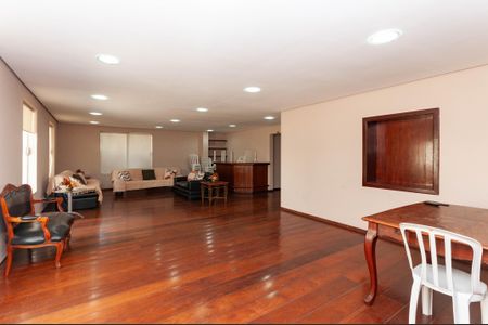 Apartamento à venda com 134m², 3 quartos e 2 vagas Apartamento à venda com 134m², 3 quartos e 2 vagasÁrea Comum - Salão de Festas