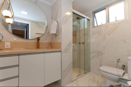 Apartamento à venda com 134m², 3 quartos e 2 vagas Apartamento à venda com 134m², 3 quartos e 2 vagasBanheiro do quarto 1 Suíte