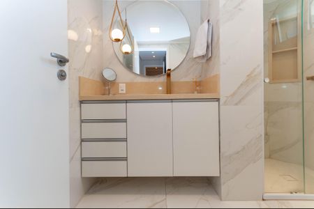 Apartamento à venda com 134m², 3 quartos e 2 vagas Apartamento à venda com 134m², 3 quartos e 2 vagasBanheiro do quarto 1 Suíte