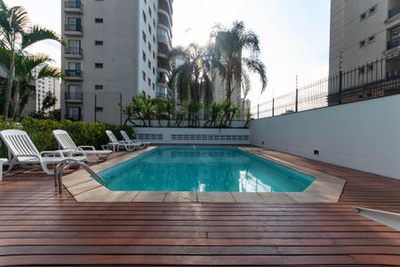 Apartamento à venda com 134m², 3 quartos e 2 vagas Apartamento à venda com 134m², 3 quartos e 2 vagasÁrea Comum - Piscina