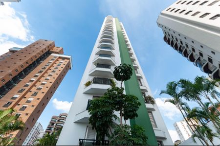 Apartamento à venda com 134m², 3 quartos e 2 vagas Apartamento à venda com 134m², 3 quartos e 2 vagasFachada