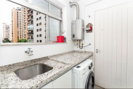 Apartamento à venda com 134m², 3 quartos e 2 vagas Apartamento à venda com 134m², 3 quartos e 2 vagasÁrea de Serviço