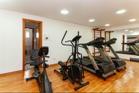 Apartamento à venda com 134m², 3 quartos e 2 vagas Apartamento à venda com 134m², 3 quartos e 2 vagasÁrea Comum - Academia