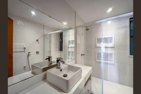 Apartamento à venda com 157m², 3 quartos e 3 vagasBanheiro da Suíte