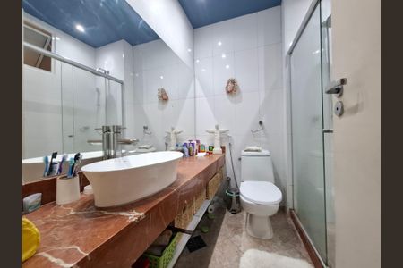 Apartamento à venda com 128m², 3 quartos e sem vagaBanheiro da suíte