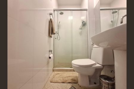 Apartamento à venda com 128m², 3 quartos e sem vagaBanheiro 