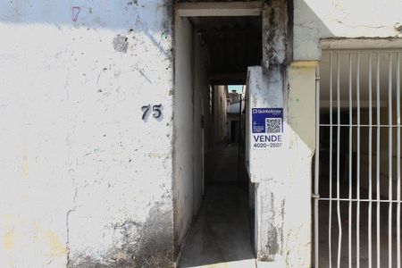 Casa à venda com 250m², 1 quarto e sem vaga Casa à venda com 250m², 1 quarto e sem vagaFachada