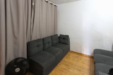 Casa à venda com 250m², 1 quarto e sem vaga Casa à venda com 250m², 1 quarto e sem vagaHall