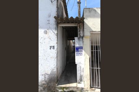 Casa à venda com 250m², 1 quarto e sem vaga Casa à venda com 250m², 1 quarto e sem vagaFachada