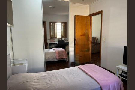 Casa à venda com 4 quartos, 183m² em Cambuci, São Paulo
