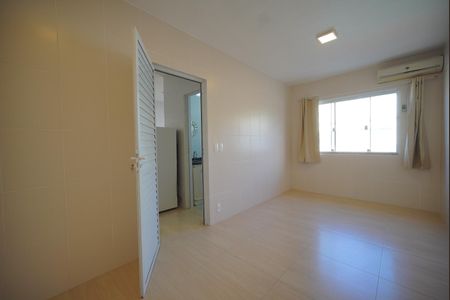 Casa para alugar com 70m², 2 quartos e sem vagaQuarto