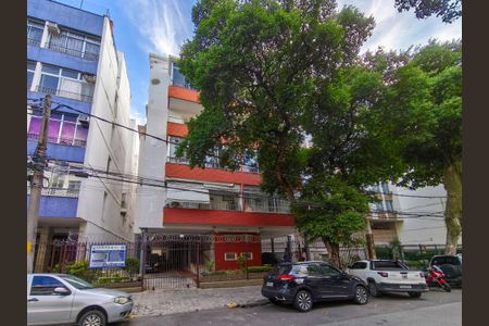 Apartamento à venda com 120m², 3 quartos e 1 vagaFachada e portaria