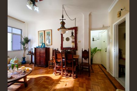 Apartamento à venda com 120m², 3 quartos e 1 vagaSala