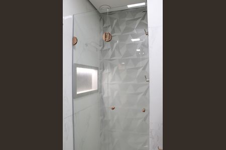 Banheiro de apartamento à venda com 1 quarto, 33m² em Água Rasa, São Paulo