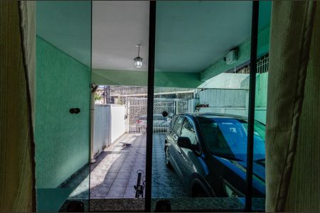 Casa à venda com 219m², 3 quartos e 4 vagas Casa à venda com 219m², 3 quartos e 4 vagasSala - Janela