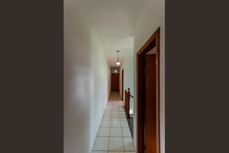 Casa à venda com 219m², 3 quartos e 4 vagas Casa à venda com 219m², 3 quartos e 4 vagasCorredor