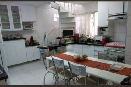 Casa à venda com 3 quartos, 180m² em Ipiranga, São Paulo