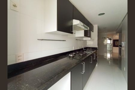 Apartamento à venda com 158m², 4 quartos e 4 vagasCozinha