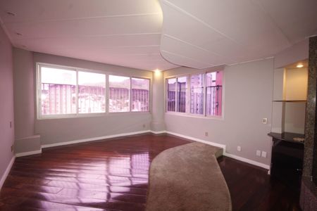 Apartamento à venda com 166m², 4 quartos e 2 vagasQuarto 4