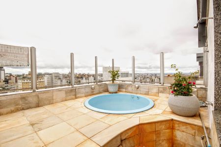 Apartamento à venda com 166m², 4 quartos e 2 vagasPiscina