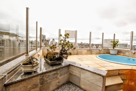 Apartamento à venda com 166m², 4 quartos e 2 vagasPiscina