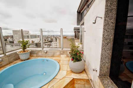 Apartamento à venda com 166m², 4 quartos e 2 vagasPiscina