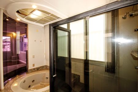 Apartamento à venda com 166m², 4 quartos e 2 vagasBanheiro Social